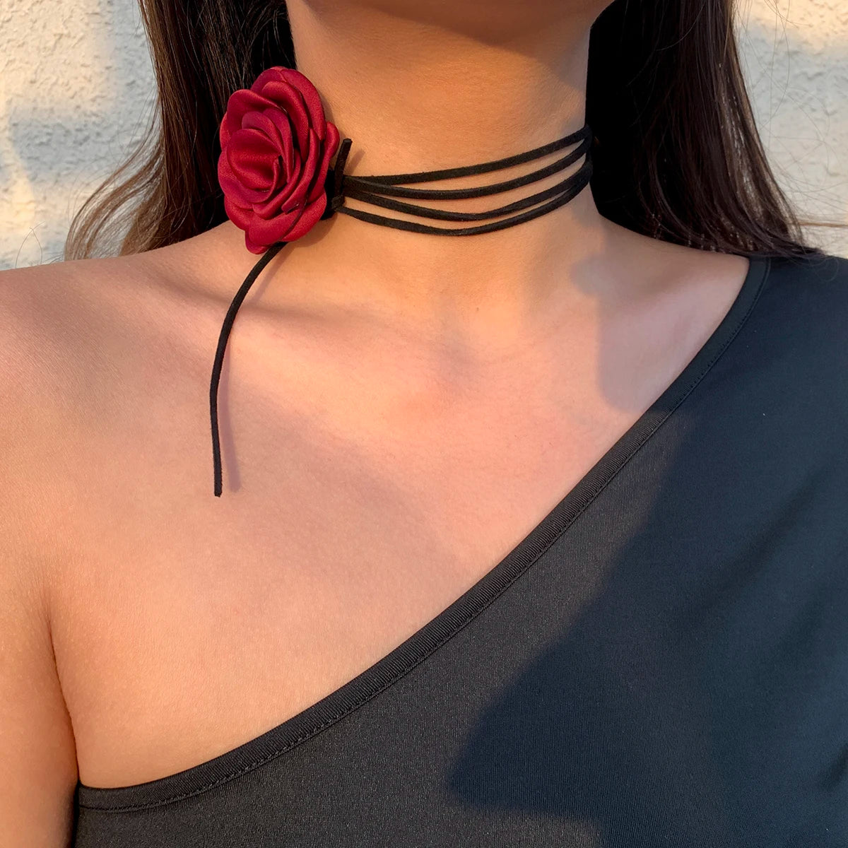 GOTHIC ROSE FLOWER CHOCKER