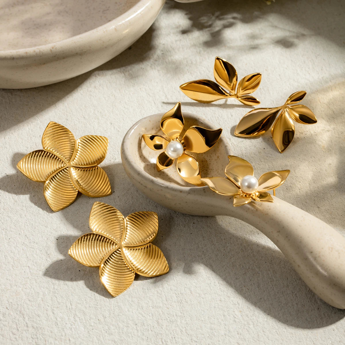 FLOWER 18K EARRINGS