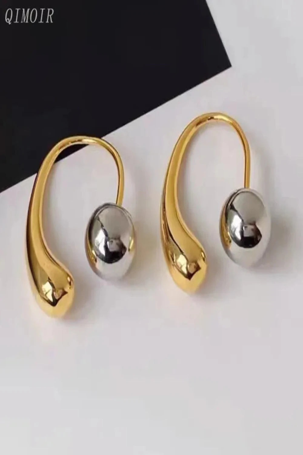 WATER DROP EARRINGS