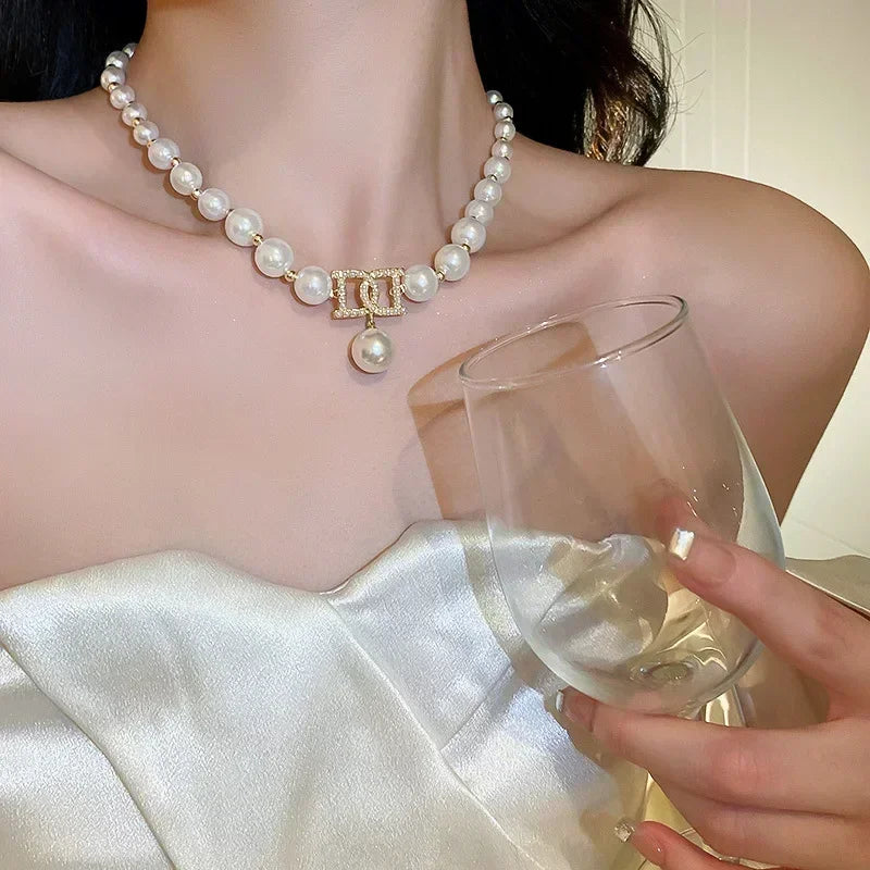 ELEGANT PEARL CLAVIVLE CHAIN